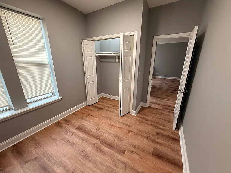 4739 S Ingleside Ave — Photo 8