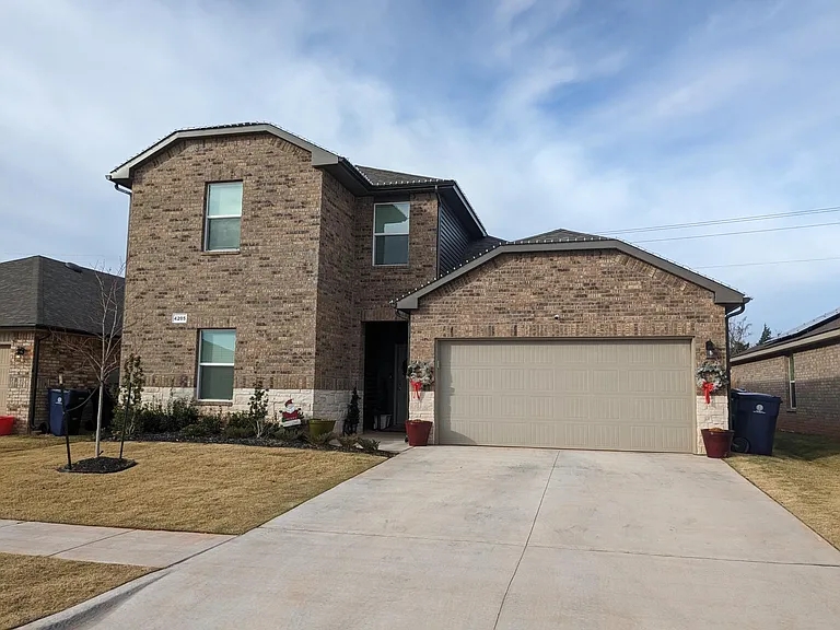 4205 Palmetto Bluff Dr — Photo 1