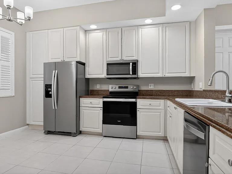 37 Harbour Isle Dr E #106 — Photo 7