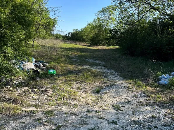 1327 Charlotte St, Dallas, TX 75211