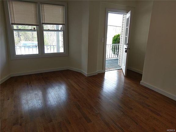 3rd image of 174 Myrtle Ave #B