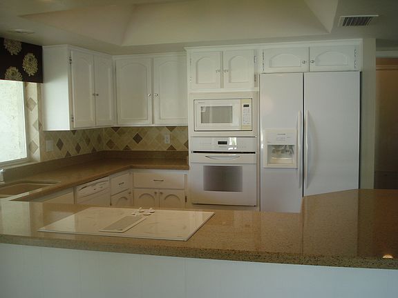 4th image of 6415 S Rockford Dr
