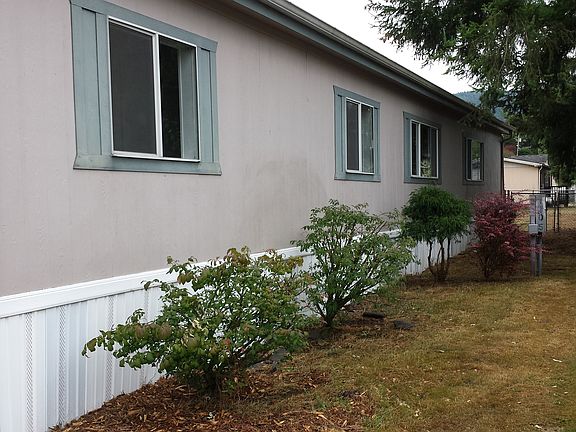 4th image of 1105 Garfield Ave E