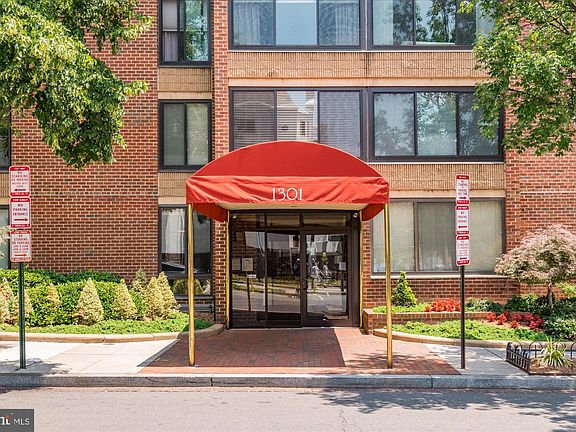 2nd image of 1301 20th St NW APT 910