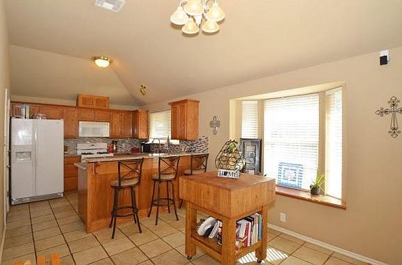 3rd image of 1857 Parkridge Dr