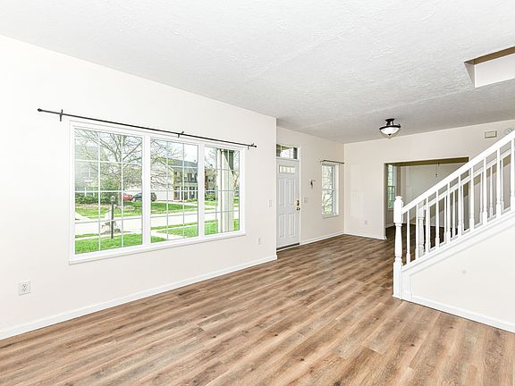 3rd image of 5249 Hickory Lake Dr