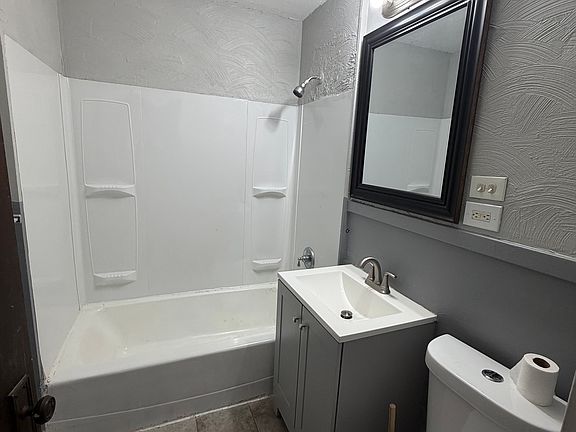 5th image of 3350 W 131st St