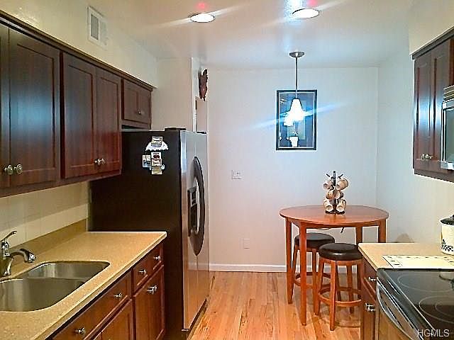 1st image of 613 Colony Dr #613