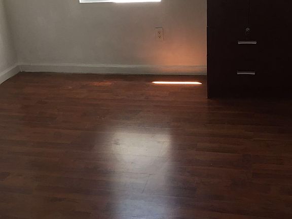 3rd image of 2216 124th St Floor 2