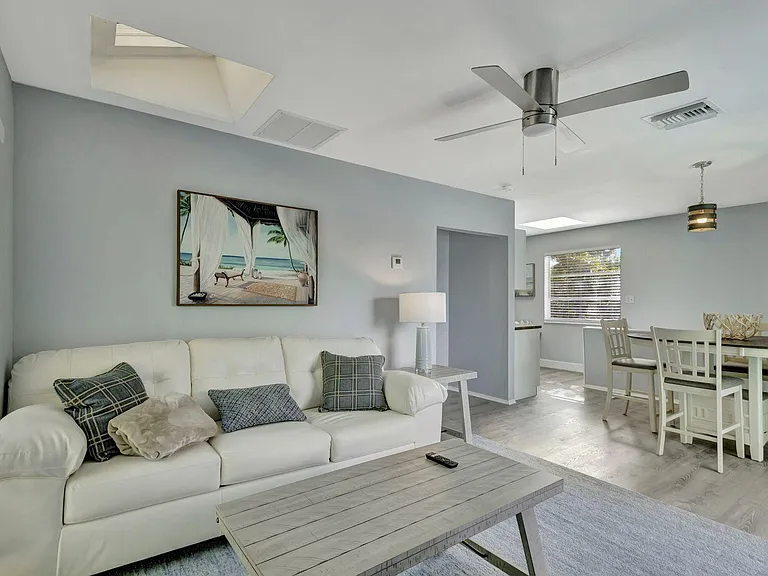 8225 S Indian River Dr #C — Photo 19