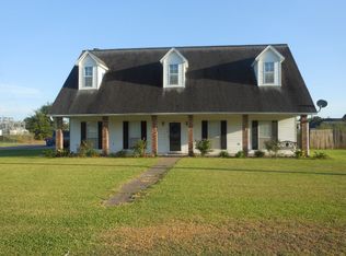 719 Acadian Dr, Jennings, LA 70546