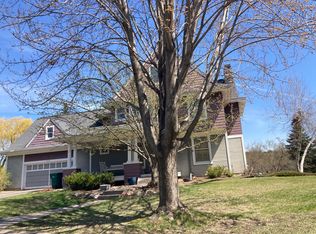 365 Farm Hill Grn, Stillwater, MN 55082