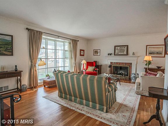 4th image of 1209 Falster Ct