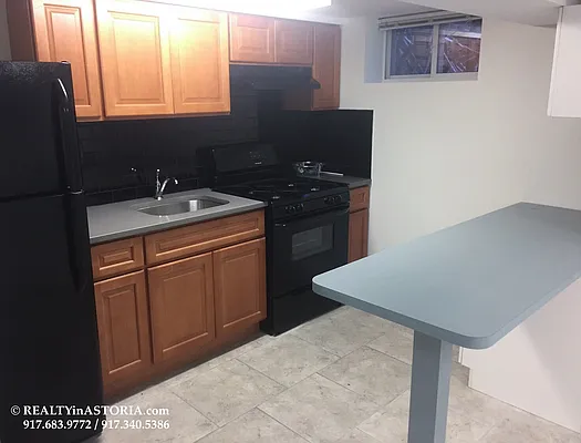 Rented by Alexiou Realty | media 4