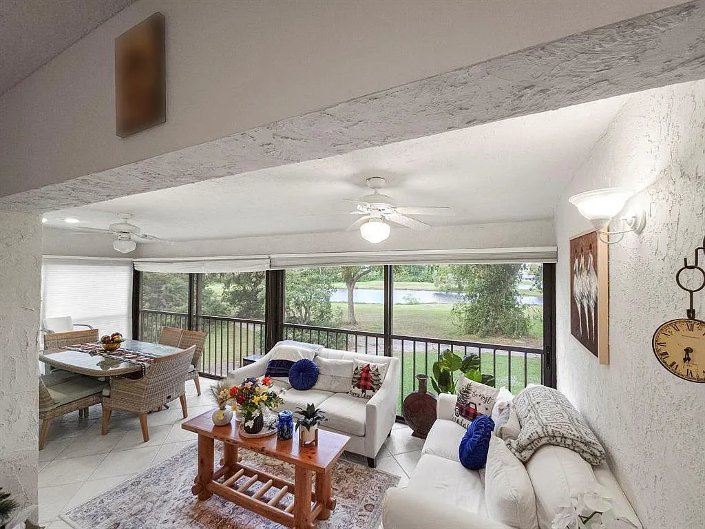 3 bed, 2.0 bath, 1411 sqft, $3,500 — Photo 2