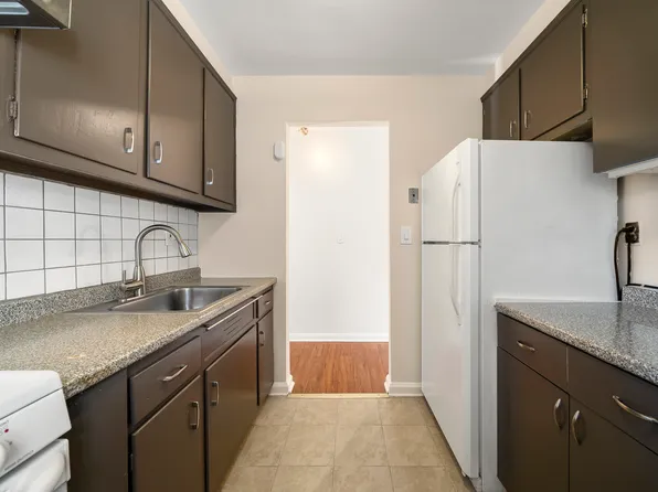 2337 Hudson Terrace image 10 of 23