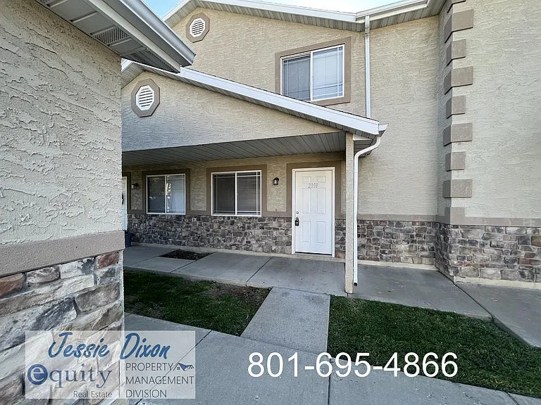 2359 N 275 E — Photo 2