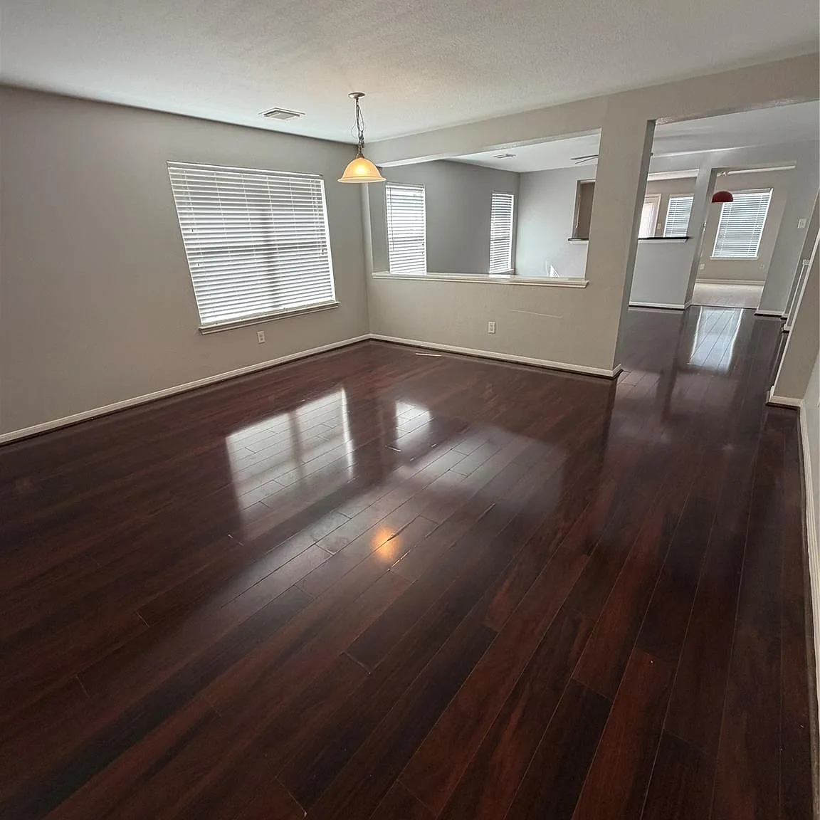 3 bed, 2.0 bath, 1635 sqft, $2,000 — Photo 3