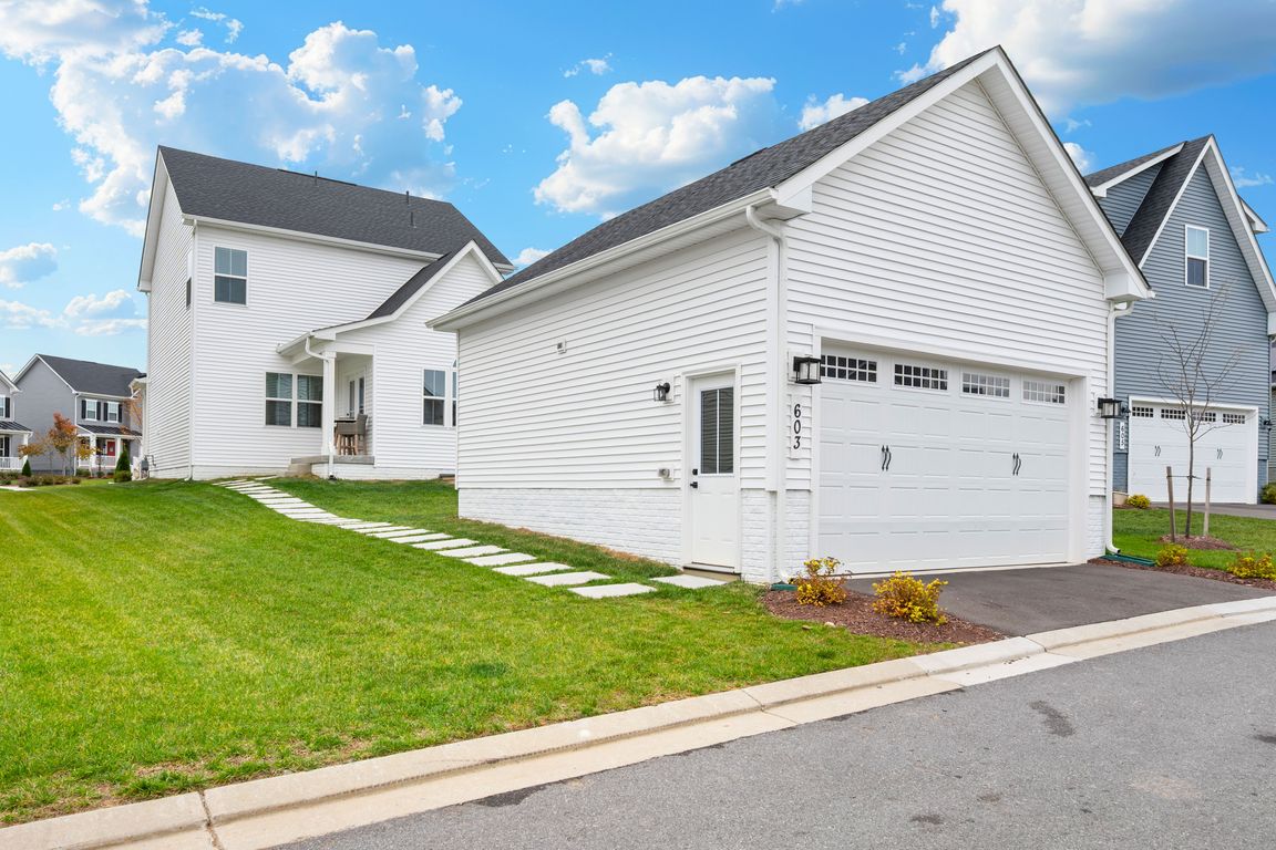 next background image