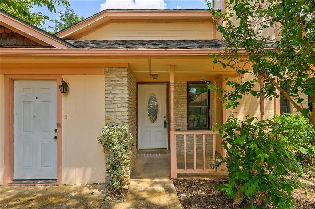 3 bed, 2.0 bath, 1200 sqft, $1,995 — Photo 4