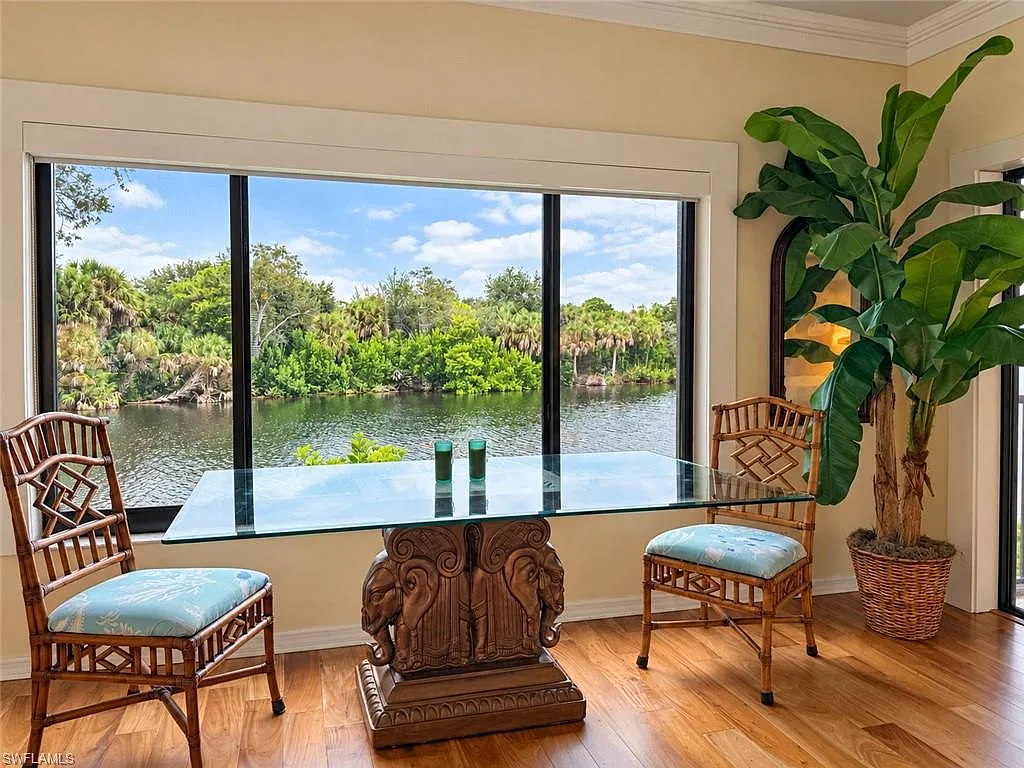 2 bed, 2.0 bath, 1345 sqft, $3,900 — Photo 3