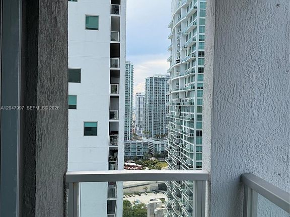 4th image of 500 Brickell Ave APT 2907