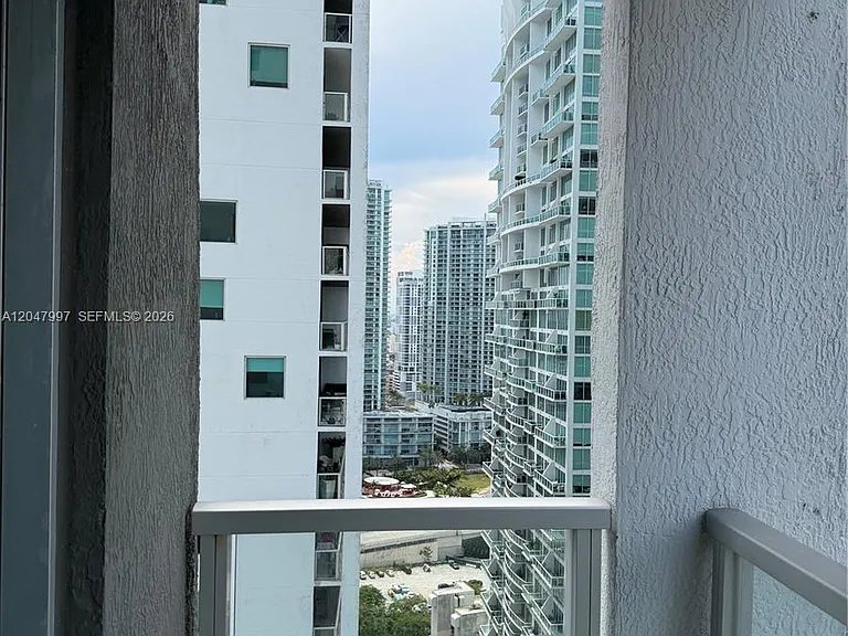 500 Brickell Ave #2907 — Photo 4