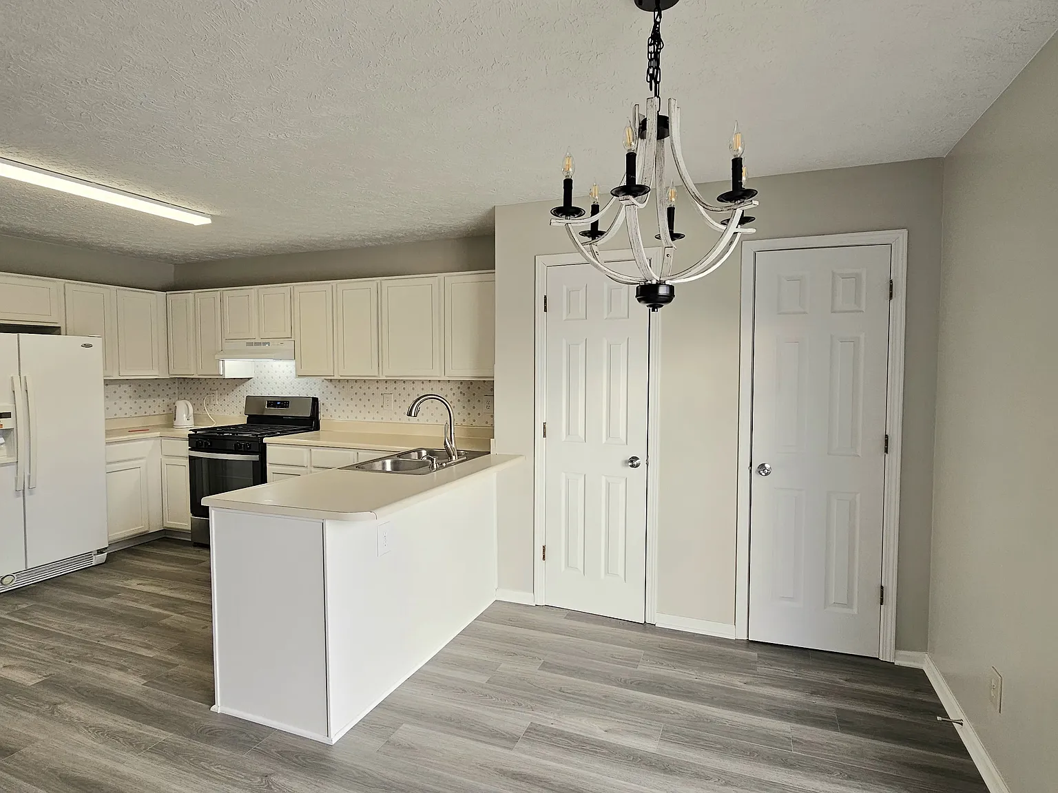 2 bed, 1.5 bath, 1112 sqft, $1,395 — Photo 3