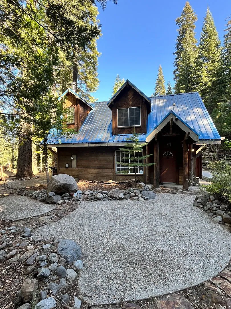 Emigrant Gap Cabin Ski Lease — Photo 1