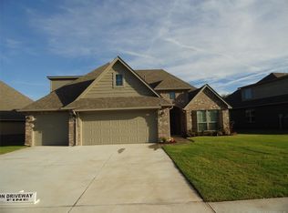 2521 N 16th St, Broken Arrow, OK 74012