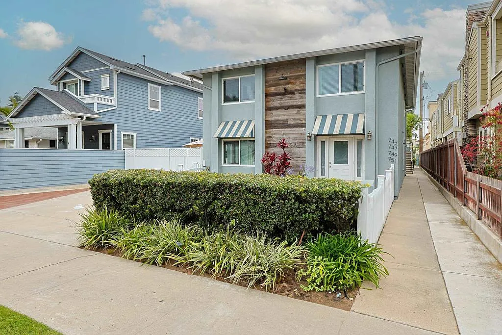 2 bed, 770 sqft, $3,850 — Photo 1