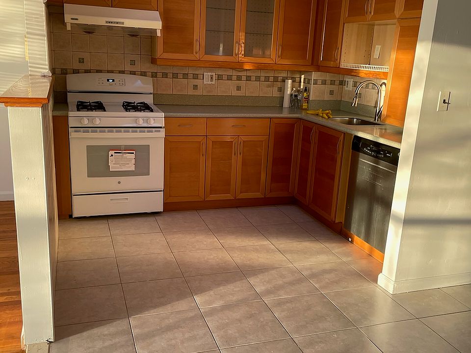 1st image of 70-25 166th St Floor 2