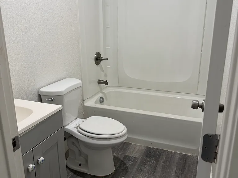 327 Linden St #2 — Photo 8