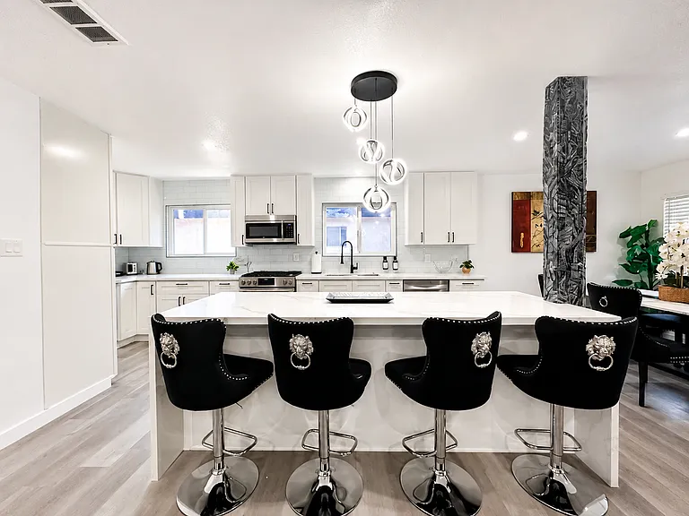 6737 Blewett Ave — Photo 9