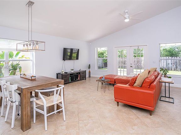 5th image of 9041 Lake Park Cir N