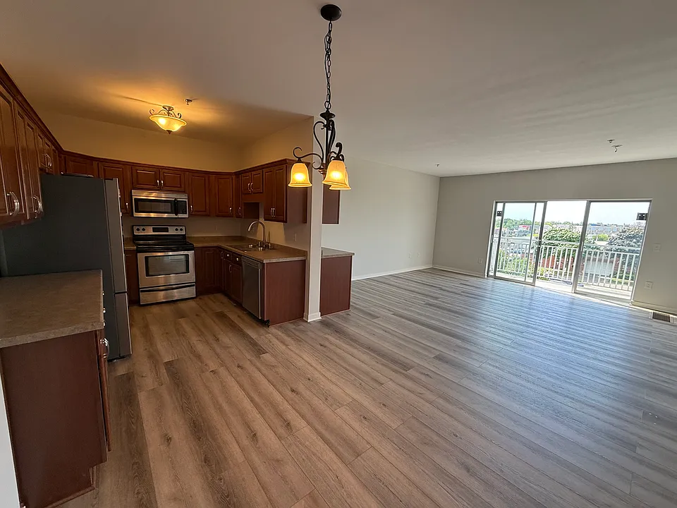 Large 2 story unit on 3rd and 4th floor