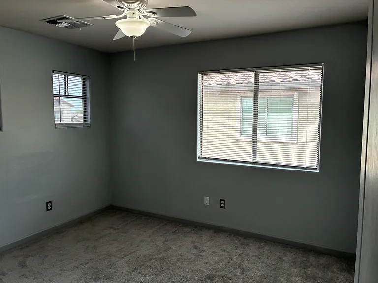 25550 W Pioneer St — Photo 28