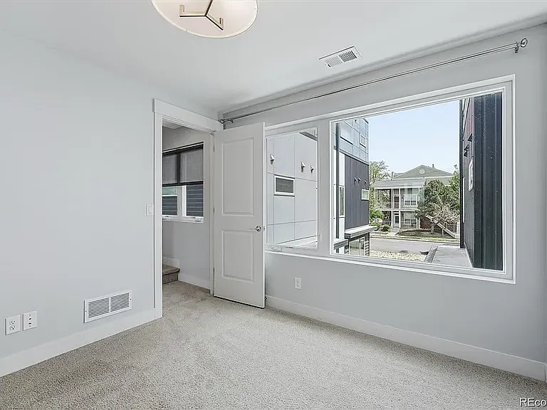 3181 Lawrence St — Photo 27