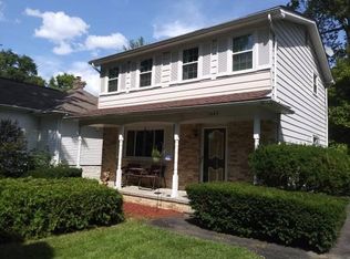 1443 Oakwood Ave, Sylvan Lake, MI 48320