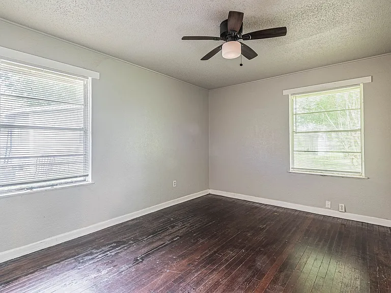 5818 Glenhurst Dr — Photo 11