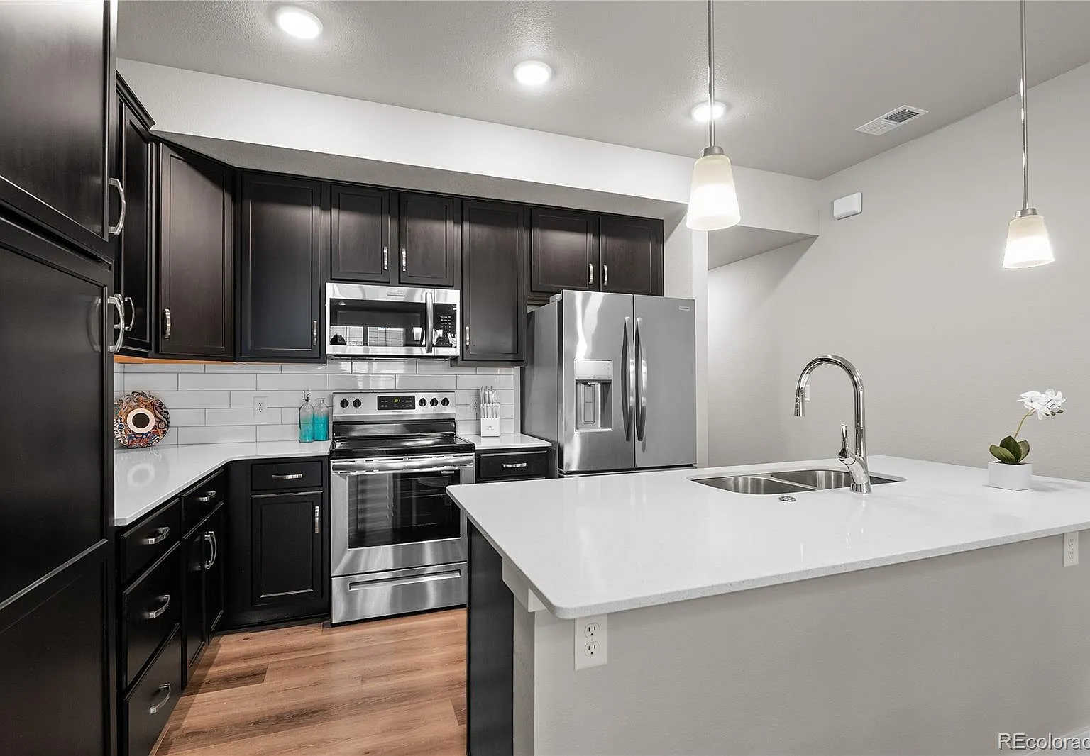 2 bed, 2.5 bath, 1629 sqft, $2,599 — Photo 1