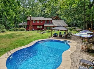 12 Stonehedge Rd, Norwalk, CT 06851