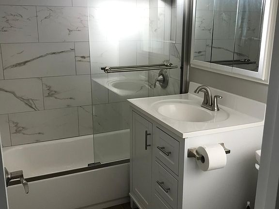 5th image of 2144 Orange Ave