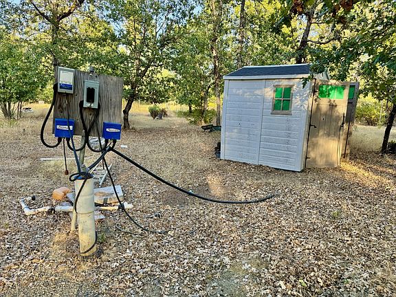4th image of 120 Shady Acre Ct