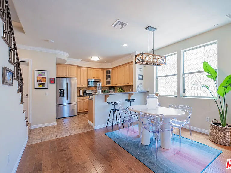 5254 Corteen Pl #10 — Photo 6