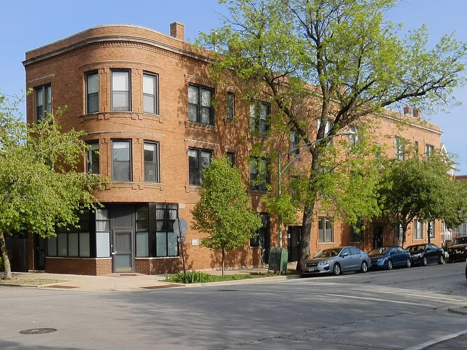 2106 N Winchester Ave #2