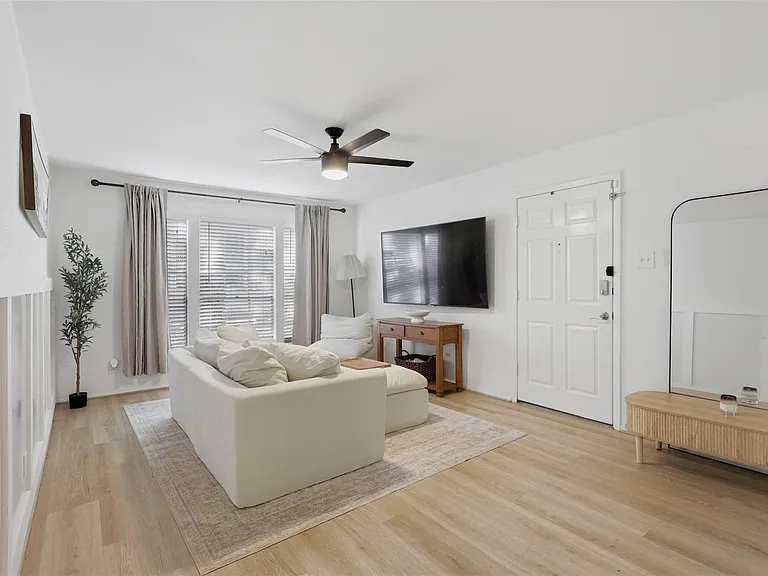 4040 San Felipe St #102 — Photo 3