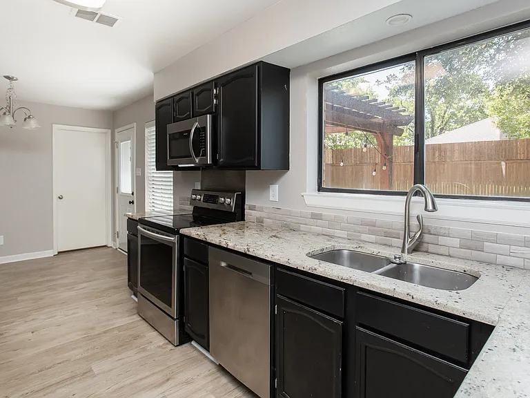 3491 Longview Dr — Photo 18