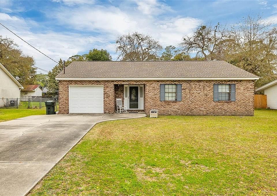 1st image of 305 Ethridge Dr