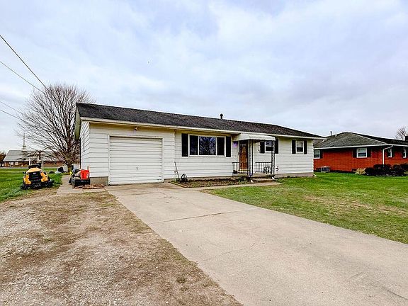 3rd image of 135 Valley Dr NE